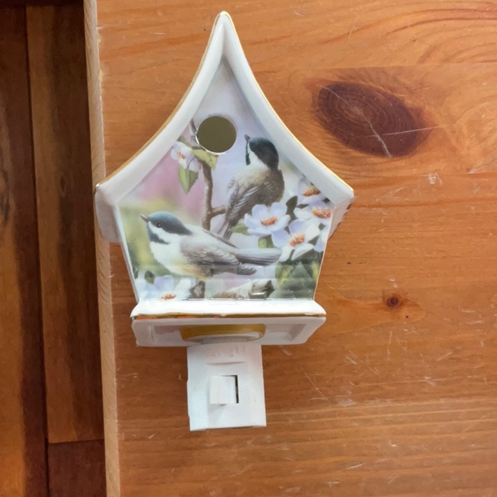 Royal Elfreda Fine Porcelain Birdhouse Night Light with Birds and Blossoms